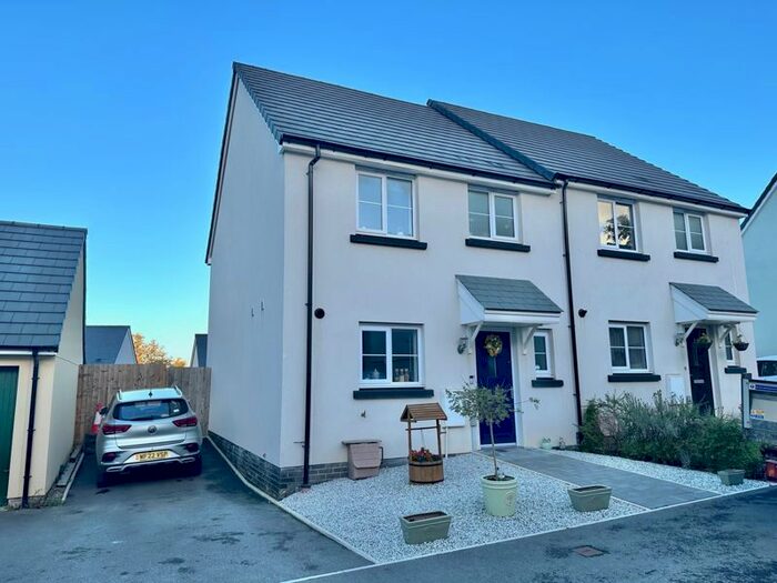 3 Bedroom Semi-Detached House For Sale In Horseshoe Drive, Newton Abbot, TQ12