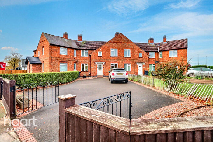 3 Bedroom Terraced House For Sale In Narborough Road, Leicester, LE3