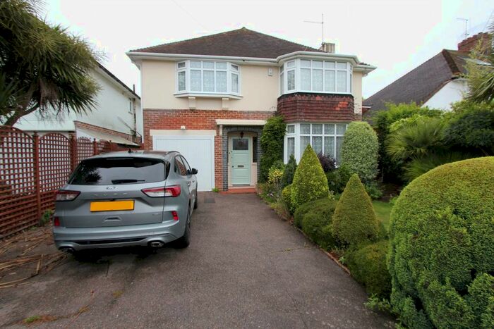 4 Bedroom Detached House To Rent In Trent Road, Goring-By-Sea, BN12
