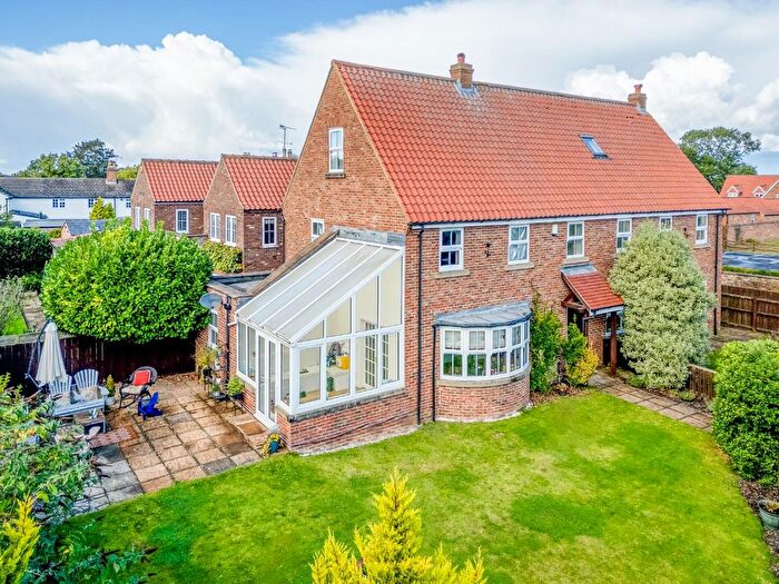 5 Bedroom Detached House For Sale In Well House Close, Long Marston, York, YO26