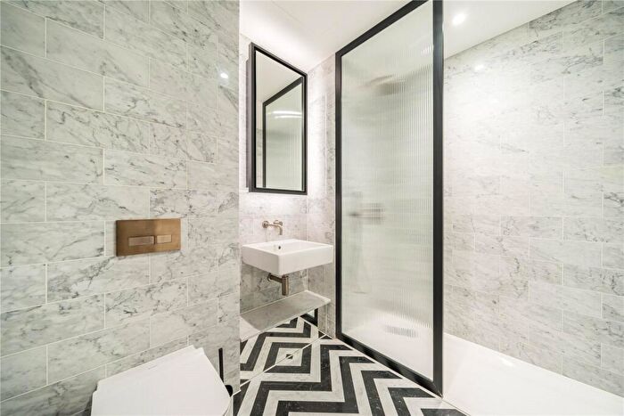 2 Bedroom Apartment To Rent In Wards Place, London, E14