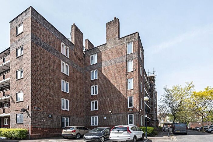 2 Bedroom Flat For Sale In Morning Lane, Homerton, London, E9