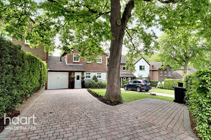 4 Bedroom Link Detached House For Sale In Sadlers Close, Chatham, ME5