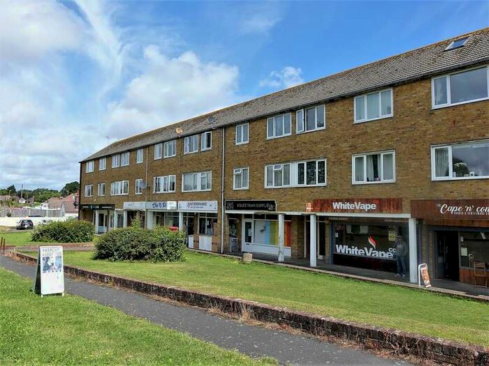 Houses for sale & to rent in SO45 6FB, Hobart Drive, Hythe West And