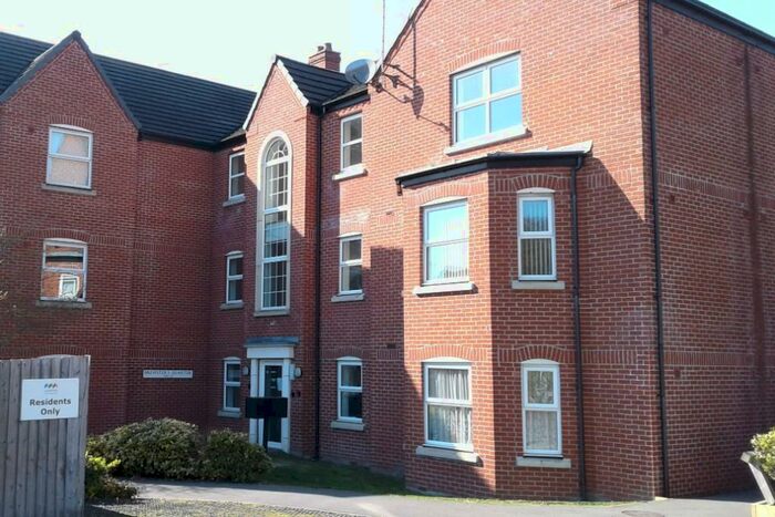 2 Bedroom Flat To Rent In Brewsters Quarter, Marshalls Rise, Gainsborough, Lincolnshire, DN21