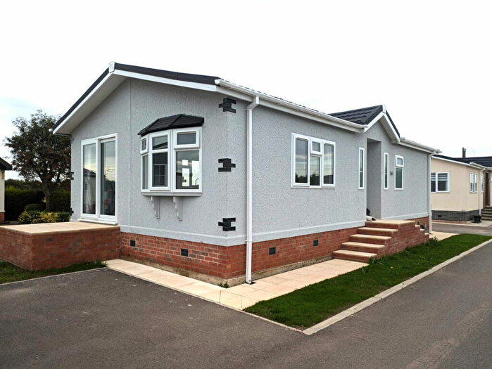 2 Bedroom Park Home For Sale In Adbolton Lane, West Bridgford, Nottingham, Nottinghamshire, NG2