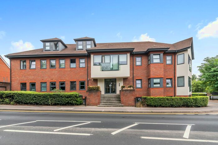 1 Bedroom Flat To Rent In Oak View, Finchampstead Road, Wokingham, RG40