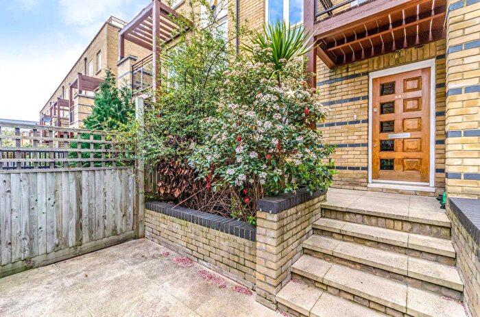 4 Bedroom House To Rent In St Davids Square, Canary Wharf, London, E14
