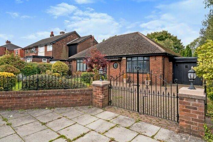 3 Bedroom Bungalow To Rent In Plodder Lane, Bolton, BL4