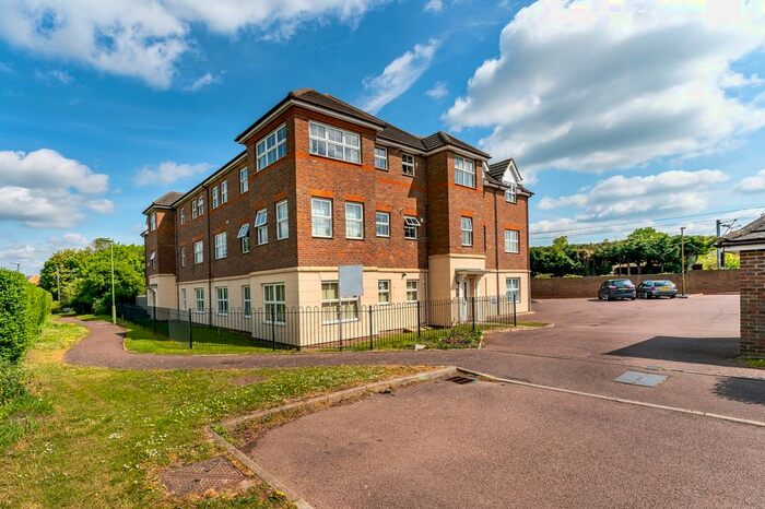 2 Bedroom Flat To Rent In Titchmarsh Close, Royston, SG8