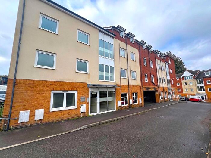 1 Bedroom Flat To Rent In Bastins Close, Park Gate, Southampton, Hampshire, SO31