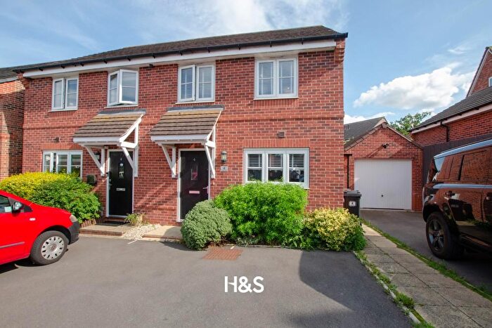 3 Bedroom End Terrace House For Sale In Kingfisher Way, Cheswick Green, Solihull, B90