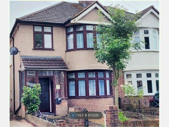 3 Bedroom Semi-Detached House To Rent In Old Cote Drive, Hounslow, TW5