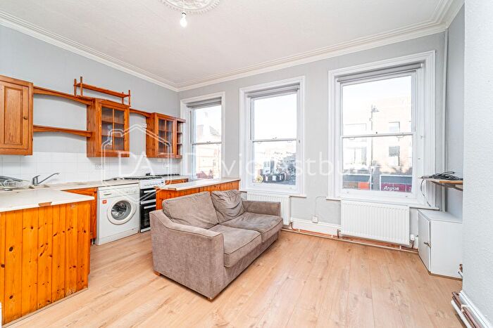 1 Bedroom Flat To Rent In High Street, Hornsey, London, N8