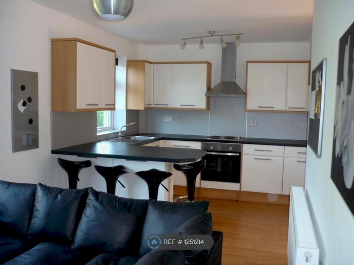 5 Bedroom Semi-Detached House To Rent In Cherry Orchard Road, Chichester PO19
