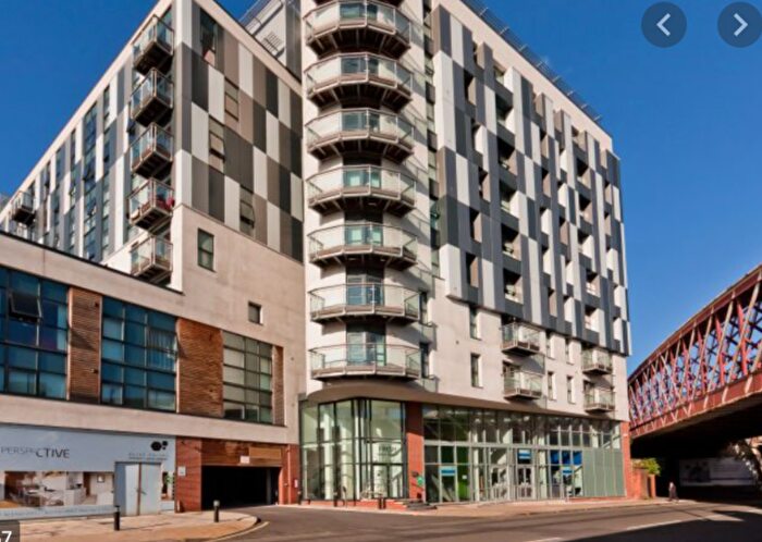 3 Bedroom Flat To Rent In Chapel Street, Manchester, Greater Manchester, M3