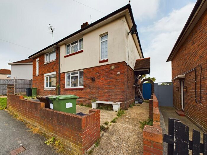 3 Bedroom Semi-Detached House For Sale In Washbrook Road, Wymering, Portsmouth, PO6