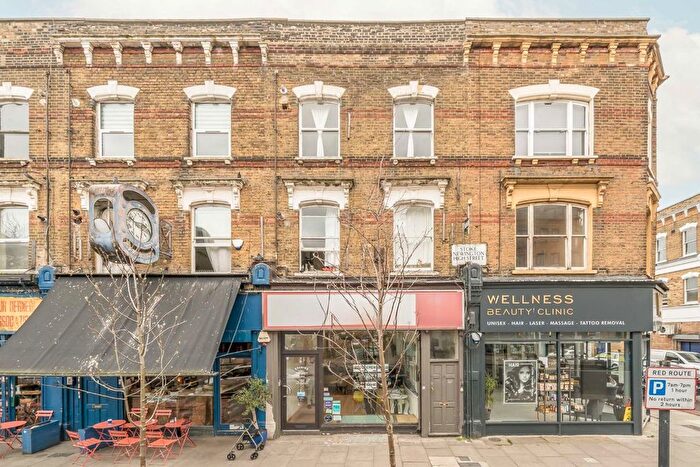 2 Bedroom Flat To Rent In Stoke Newington High Street, London, N16