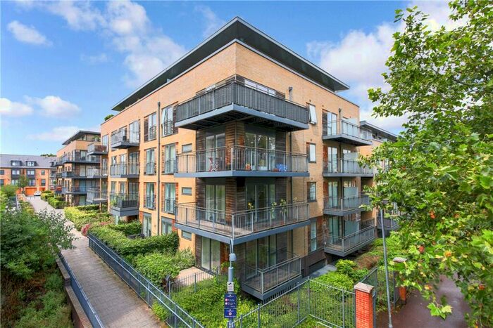 2 Bedroom Apartment To Rent In Keynes House, Kingsley Walk, Cambridge, CB5