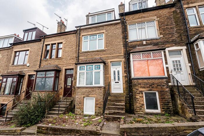 3 Bedroom Terraced House For Sale In Bradford Road, Clayton, BD14