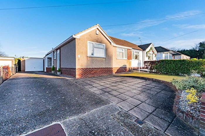 3 Bedroom Semi-Detached Bungalow For Sale In Cobham Close, Canterbury, CT1