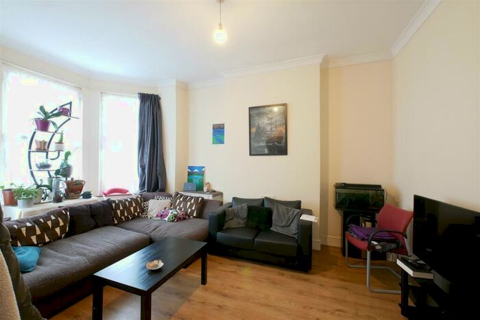 4 Bedroom Terraced House To Rent In Arcadian Gardens, London, N22