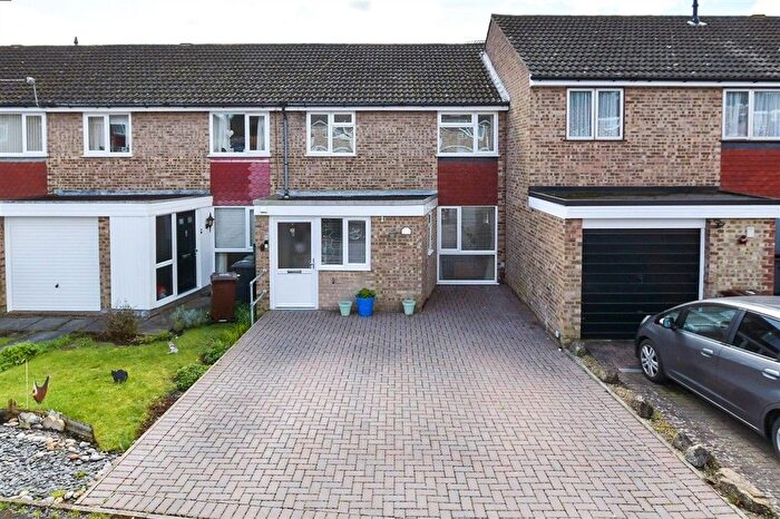 3 Bedroom Terraced House For Sale In Roman Road, Snodland, Kent, ME6