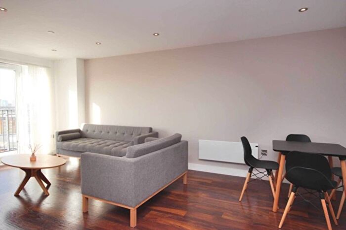 3 Bedroom Flat To Rent In Ordsall Lane, Salford, M5