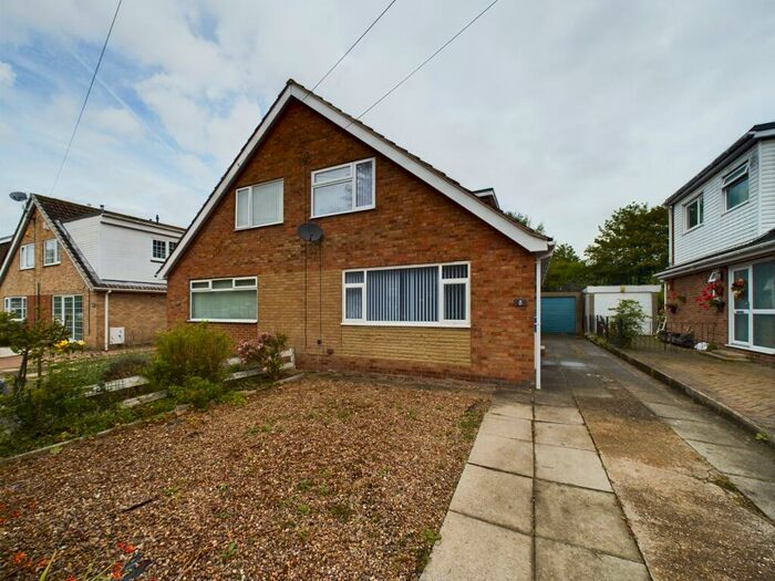 3 Bedroom Semi-Detached Bungalow To Rent In Chestnut Avenue, Hedon, HU12