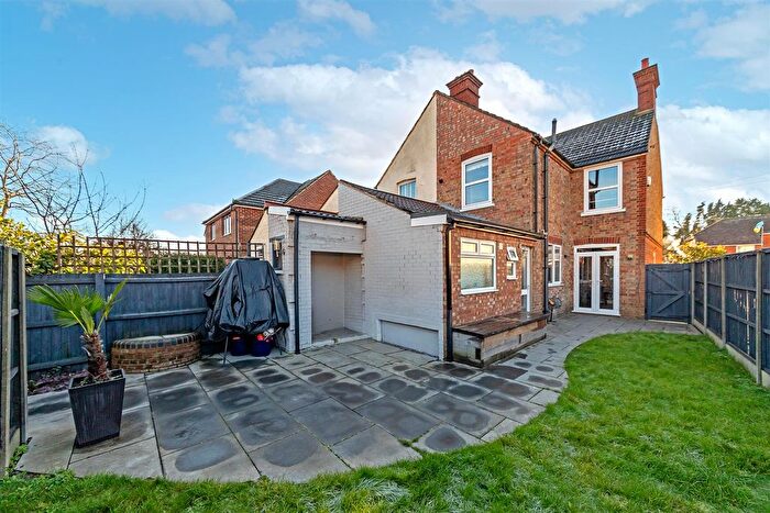 3 Bedroom Semi-Detached House For Sale In Kings Road, Flitwick, Bedford, MK45