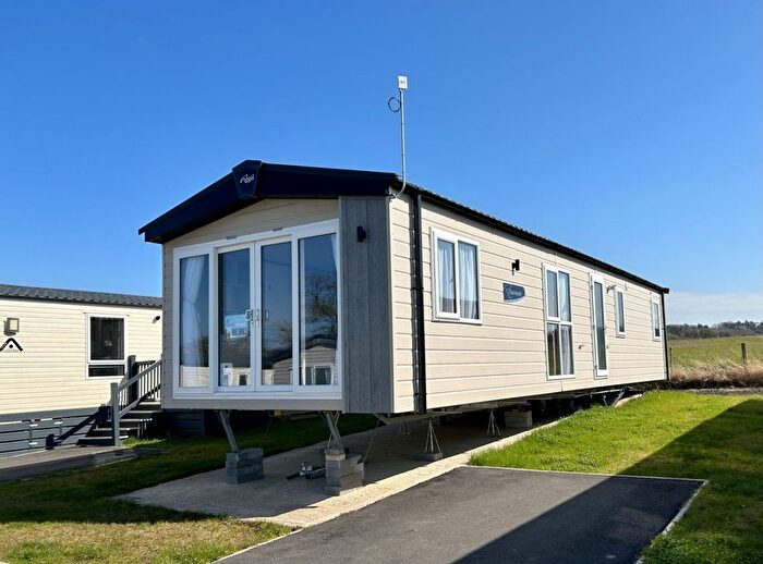 3 Bedroom Mobile/park Home For Sale In Felton, Morpeth, NE65