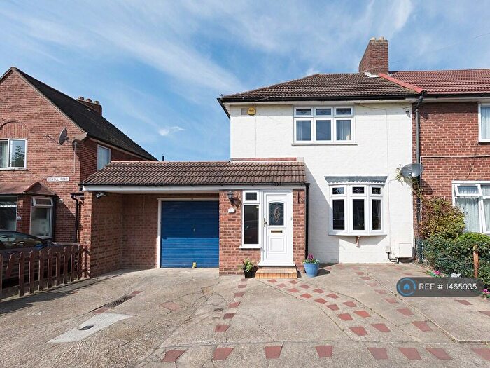 3 Bedroom End Of Terrace House To Rent In Boxoll Road, Dagenham, RM9