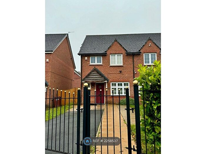 3 Bedroom Semi-Detached House To Rent In Kenyon Lane, Manchester, M40