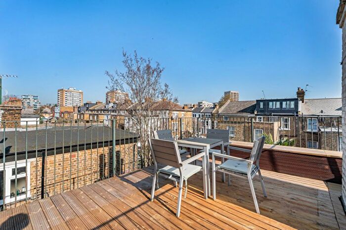 2 Bedroom Flat For Sale In Ashmore Road, Queens Park, W9