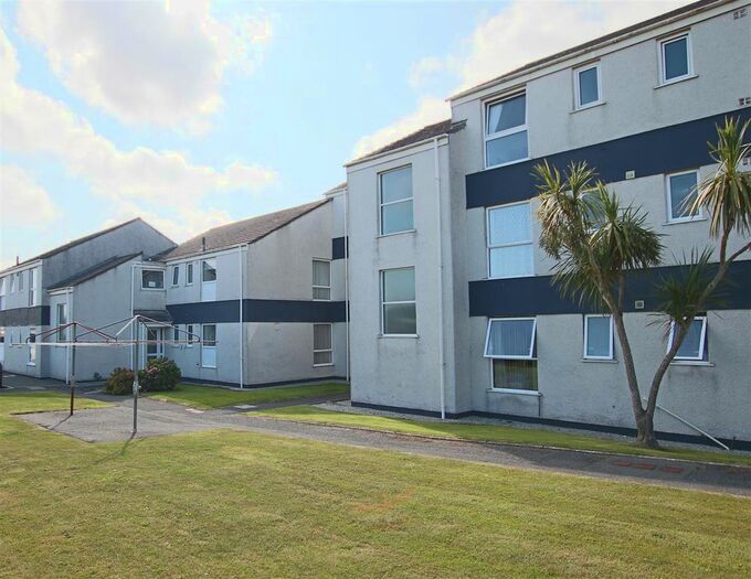 2 Bedroom Flat To Rent In Carmython Court, Newquay, TR7