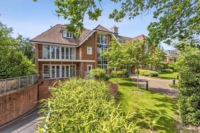 2 Bedroom Apartment For Sale In The Groves, Station Road, Beaconsfield, Buckinghamshire, HP9