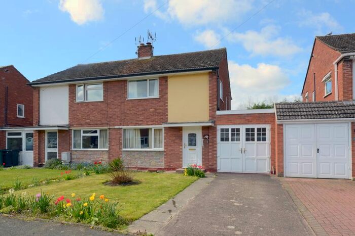 3 Bedroom Semi-Detached House For Sale In Well Meadow, Bridgnorth, WV15