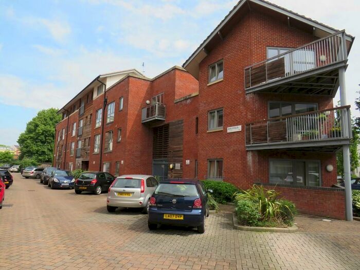 2 Bedroom Apartment To Rent In City Centre, The Quadrant, BS2