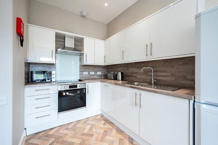 4 Bedroom Flat To Rent In Warrender Park Road, Edinburgh, EH9