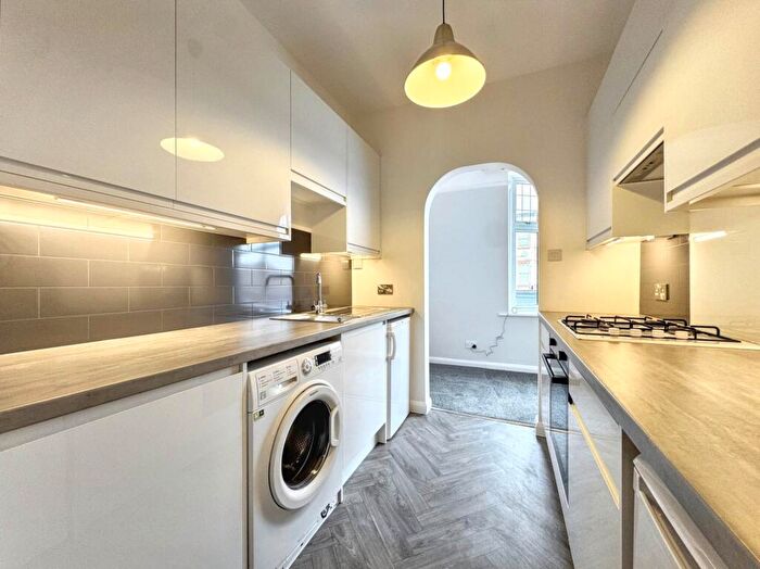 2 Bedroom Flat To Rent In Penn Hill, Poole * Stunning Modernised Apartment *, BH14