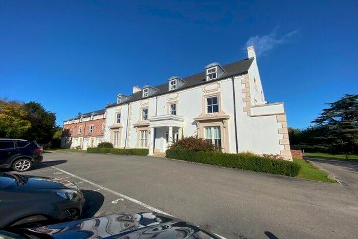 3 Bedroom Flat To Rent In Chester High Road, Neston, CH64