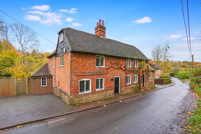 4 Bedroom Semi-Detached House For Sale In Lower Street, Broomfield, ME17