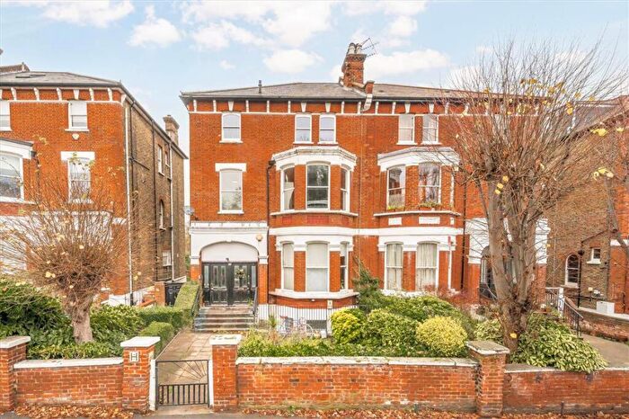 3 Bedroom Flat To Rent In Mowbray Road, Brondesbury, NW6