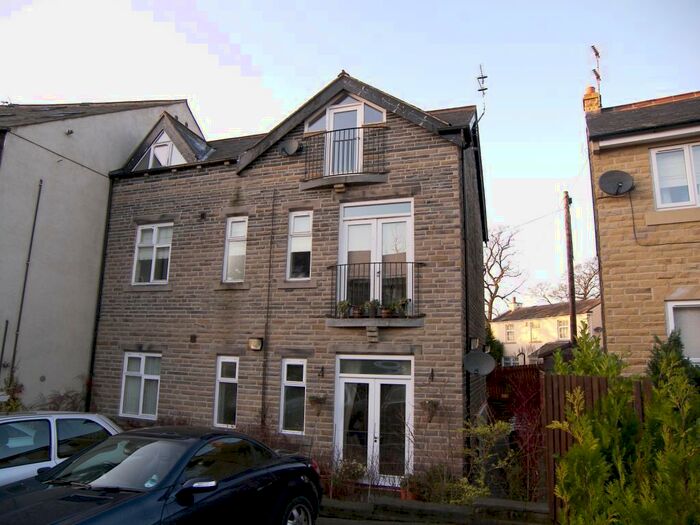 2 Bedroom Apartment To Rent In Apartment, Springbank, Micklefield Lane, Leeds, LS19