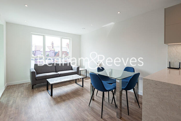 2 Bedroom Apartment To Rent In Seven Sisters Road, Highgate, N7