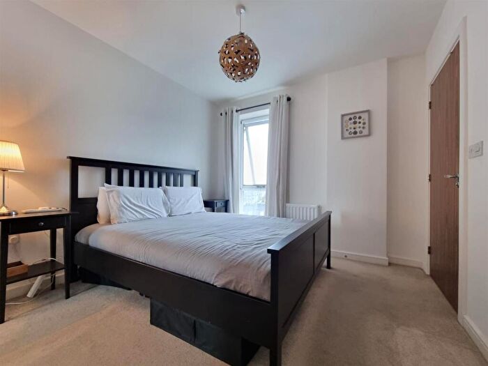 2 Bedroom Flat To Rent In Handley Page Road, Barking, IG11