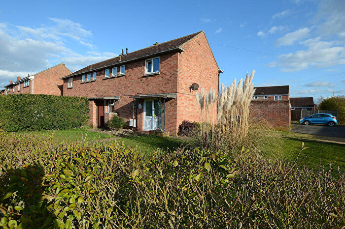 3 Bedroom Semi-Detached House For Sale In Gayle Road, Tattershall, LN4