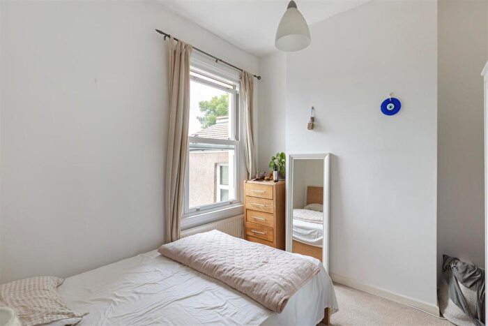 1 Bedroom Flat To Rent In Maxted Road, Peckham, SE15