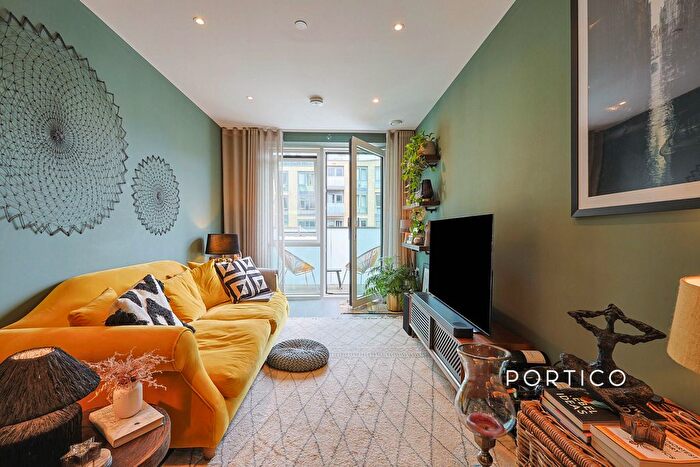 1 Bedroom Flat To Rent In Discovery House, Battersea Reach, SW18