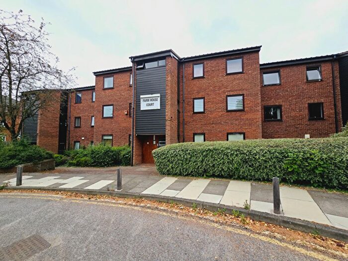 2 Bedroom Flat To Rent In Bunns Lane, London, NW7